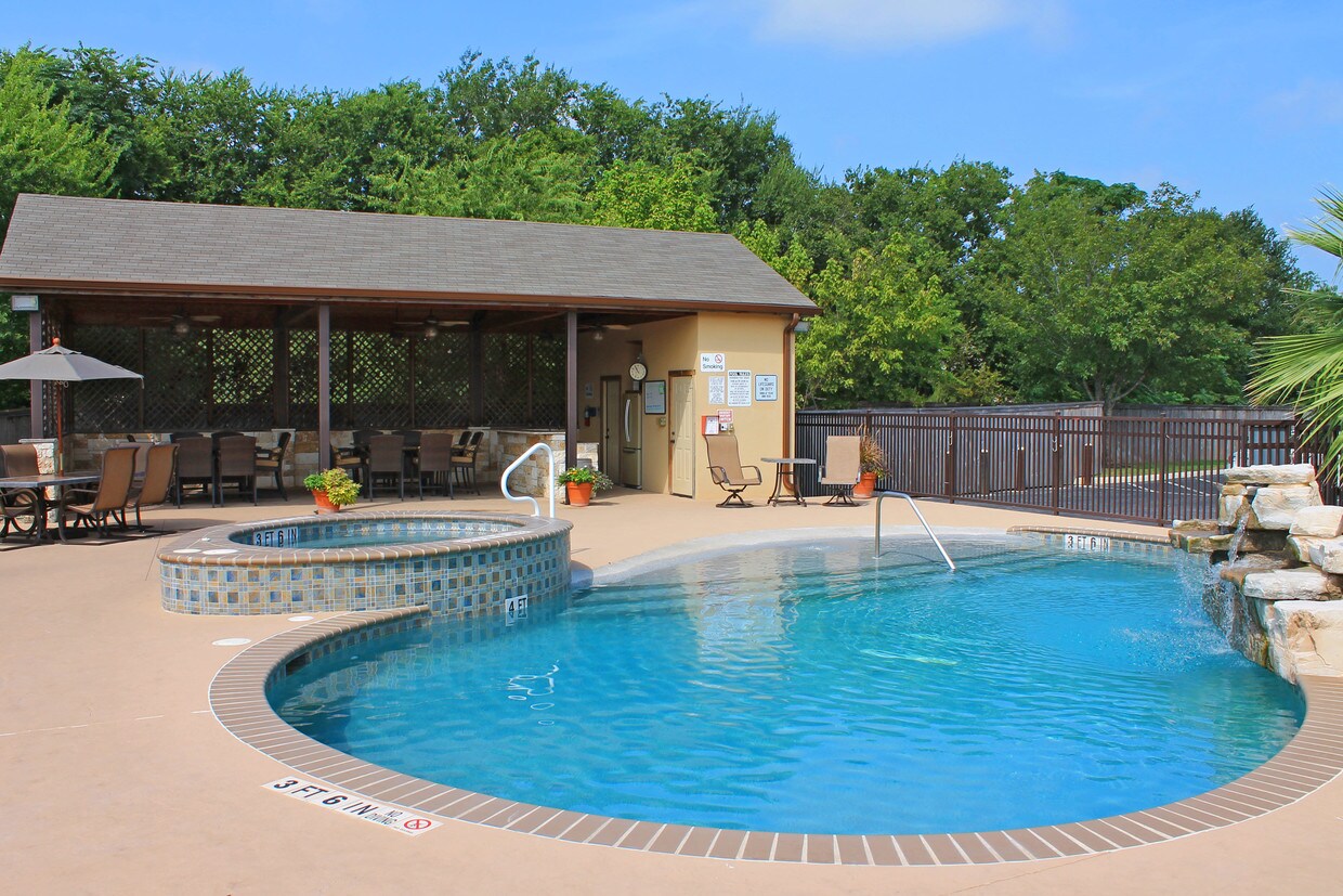 The Augusta at Gruene Garden Apartments 2293 Common St New Braunfels