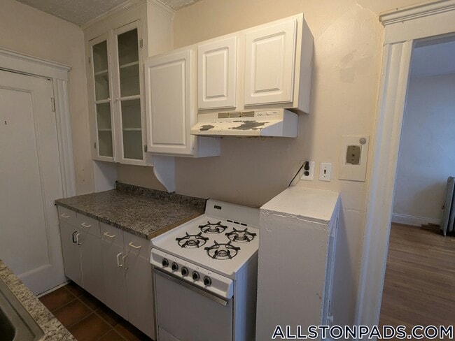 Building Photo - 33 Walbridge St