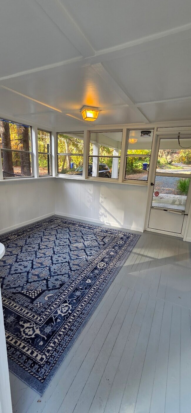 Foto del edificio - 135 Windsor Cir