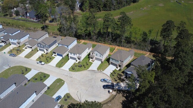 Foto del edificio - 8510 Blueberry Ash St