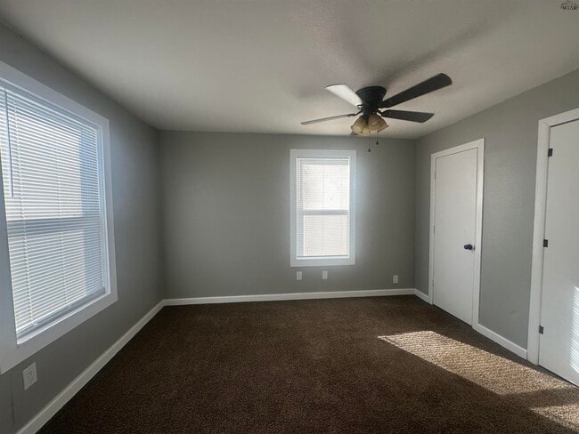 Building Photo - 2606 Hayes St