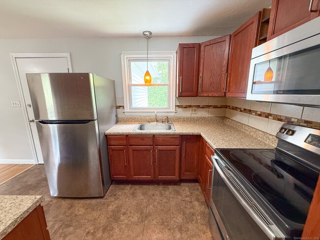 Building Photo - 15 Trout Brook Rd