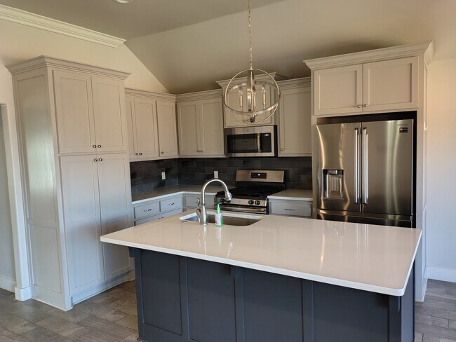 Building Photo - 609 Timberbrook Dr