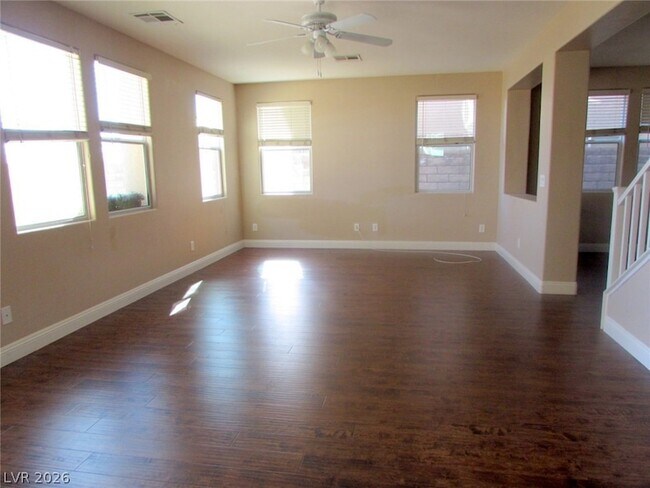 Foto del edificio - 548 Ivy Spring St