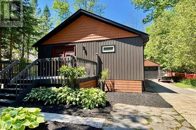 Photo du bâtiment - 12 49th St N