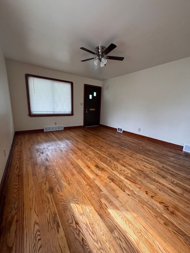 Building Photo - 151 S Belle Vista Ave