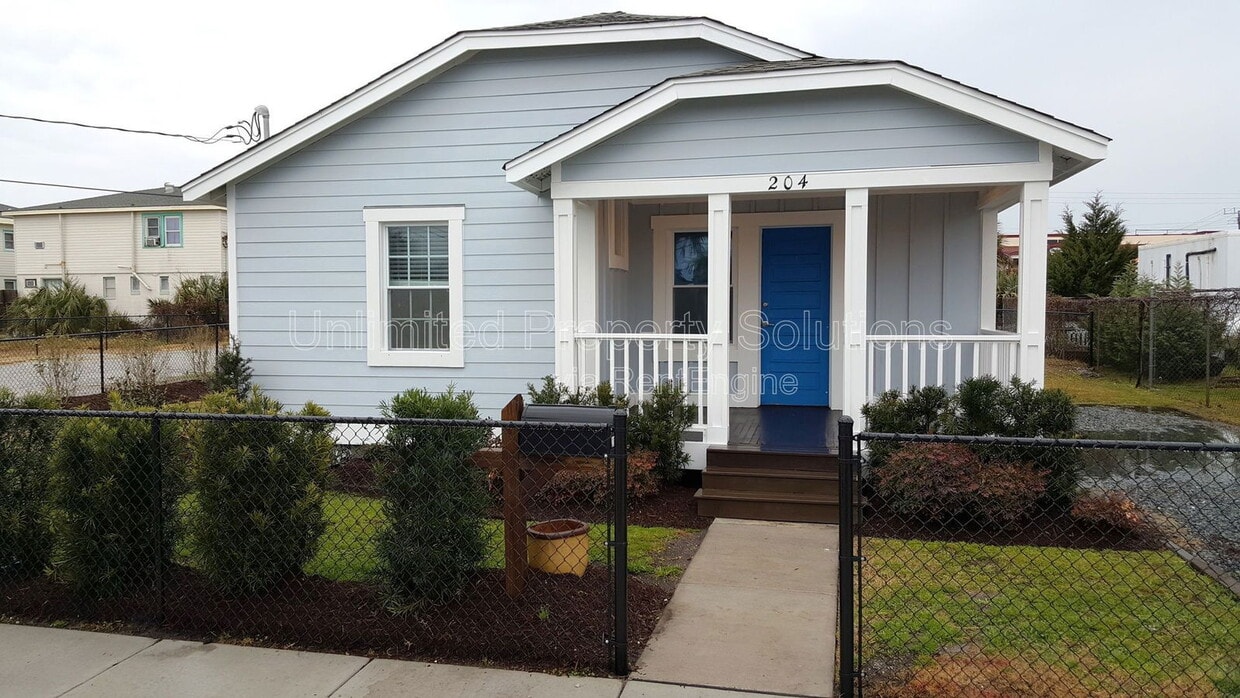 Photo - 204 Cape Fear Blvd