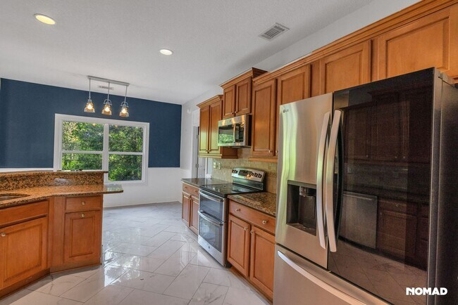 Building Photo - Charming 4BR/2.5BA House in Savannah