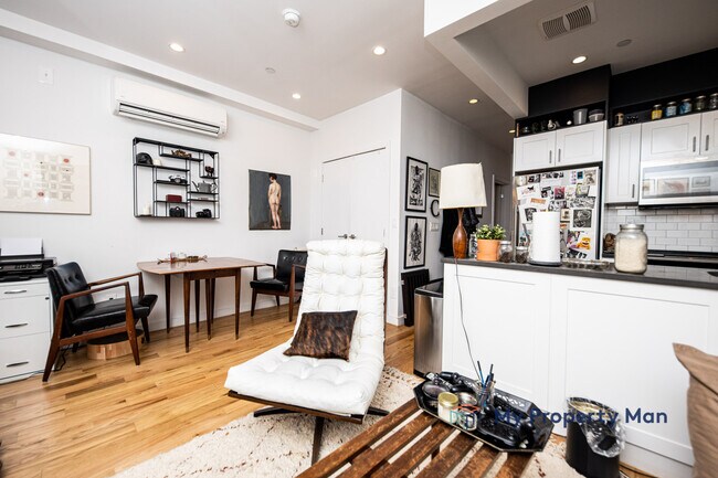 Foto del edificio - 1273 Dekalb Ave