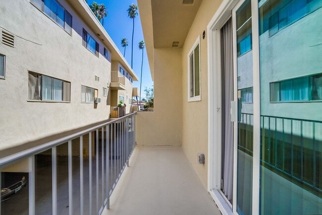 Photo - 441 W Queen St Apartment