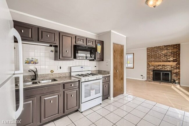 Building Photo - 4 br, 2 bath House - 6701 Foxtree Ave