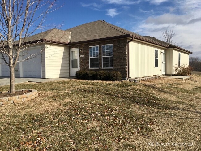Foto del edificio - 3 Bed Single Level Duplex in Blue Springs;...