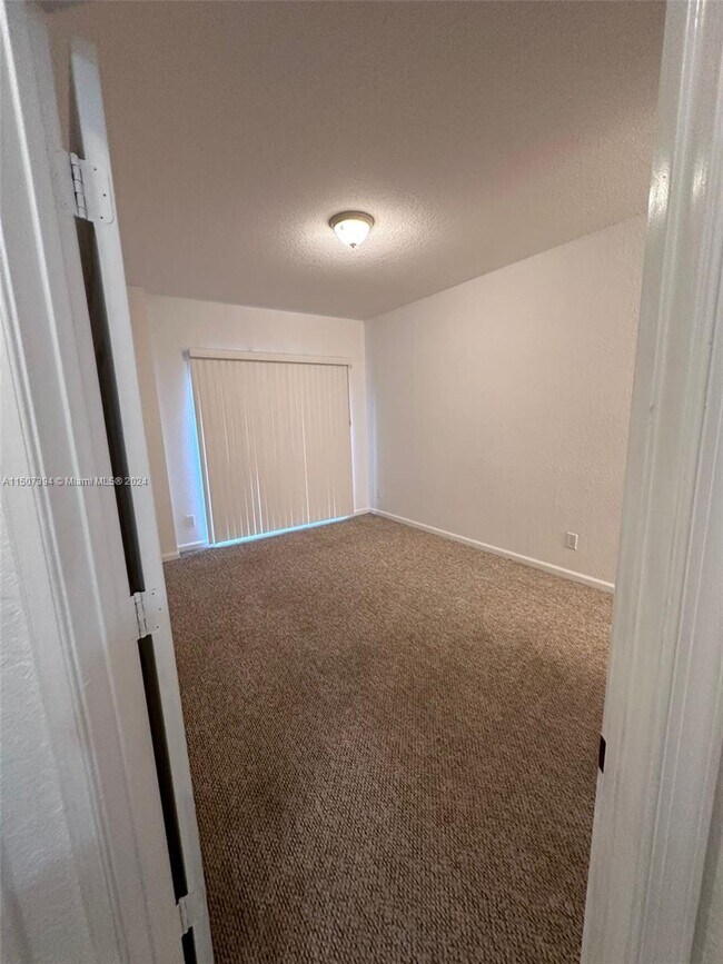 Building Photo - 1410 S Santa Catalina Cir
