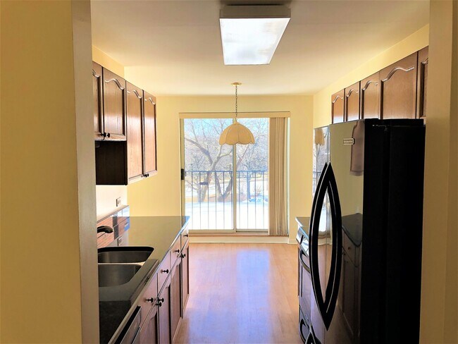 Foto del edificio - 815 Leicester Rd