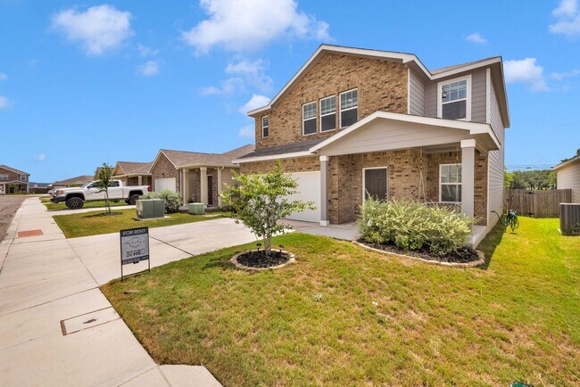 Building Photo - Beautiful 5 Bedroom Rental Home located ne...
