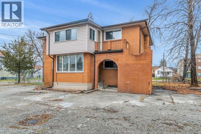 Building Photo - 509 Aylmer Ave