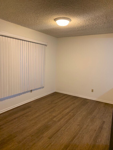Foto del edificio - 115 E Live Oak St