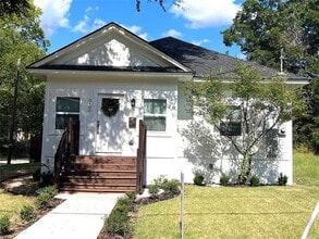 Building Photo - 3400 Spence St