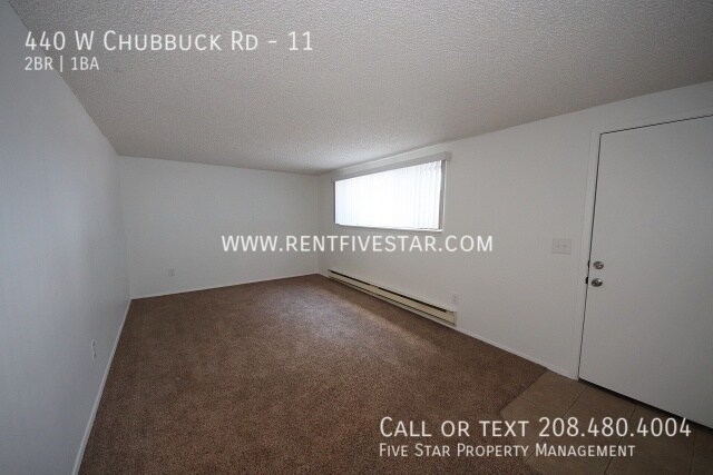 Building Photo - Charming Apartment in Chubbuck! Visit rent...
