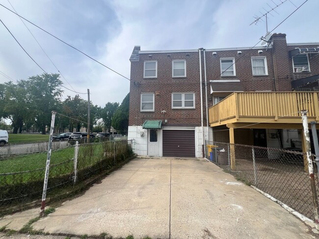 Photo - 6801 E Roosevelt Blvd House