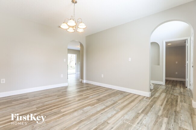 Building Photo - 4997 Cromey Rd