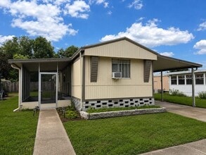 Building Photo - 7920 Sunrunner Dr