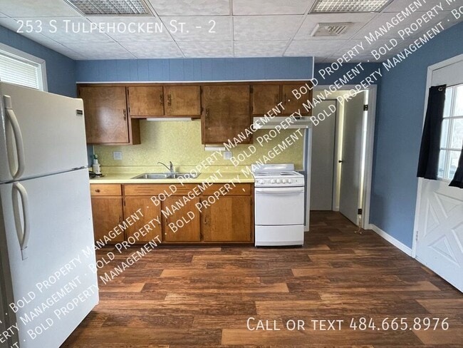 Building Photo - 253 S Tulpehocken St
