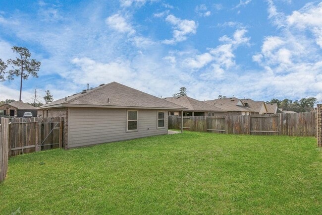 Building Photo - 9818 Laurel Lake Dr