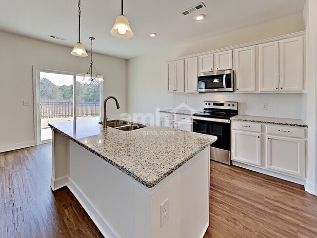 Building Photo - 5205 Lake Maxwell Dr