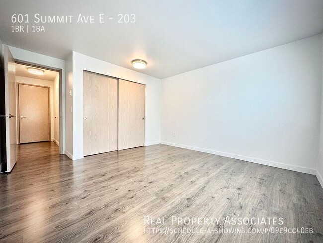 Building Photo - 601 Summit Ave E