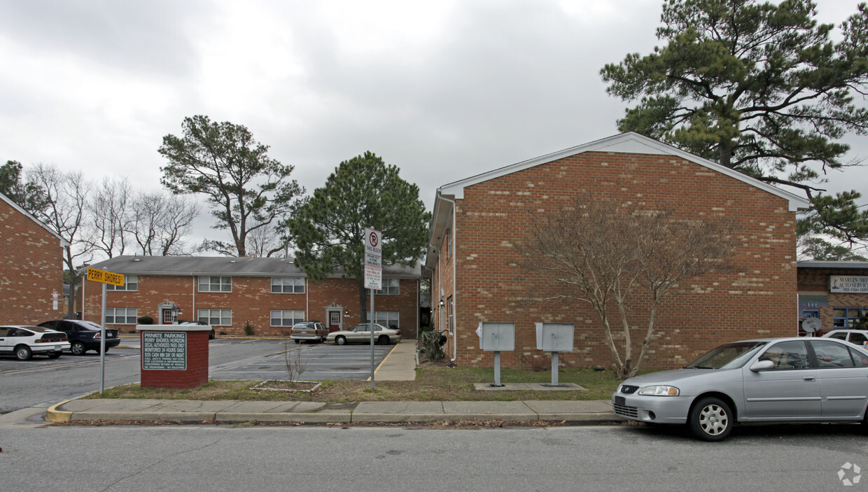 Building Photo - Perry Shores Apartments