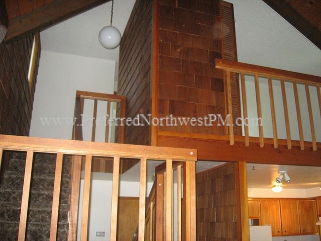 Building Photo - 2233 Monterey Ln