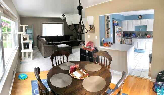 Comedor - 1132 S 90th St