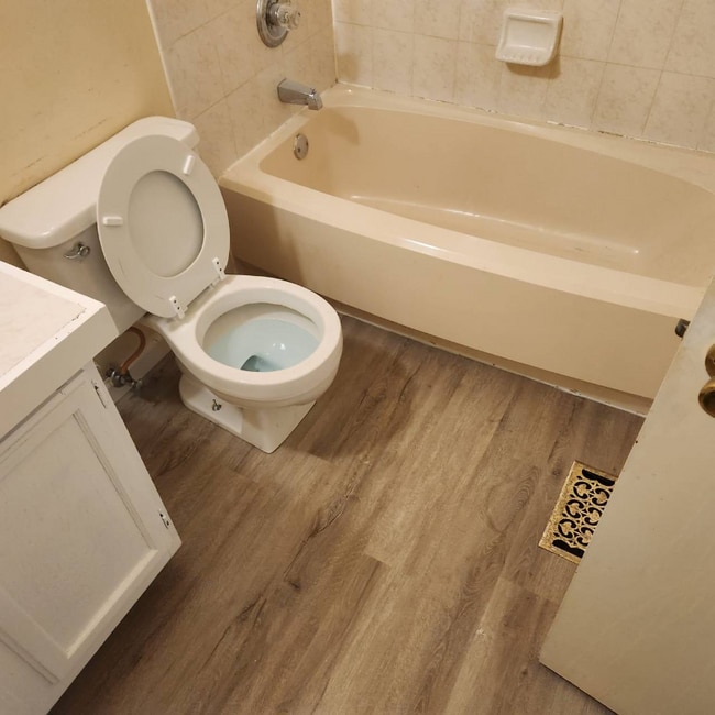 Foto del edificio - 2448 S Evanston St