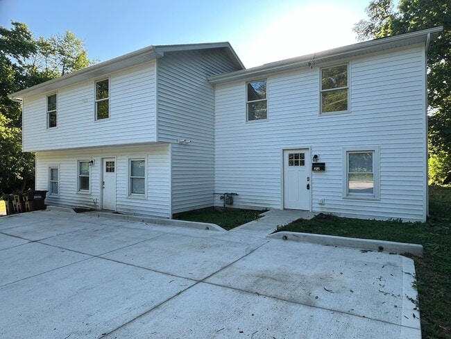 Building Photo - 212 N Beech St
