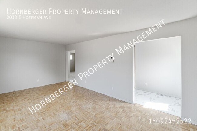 Building Photo - 3012 E Hoffman Ave