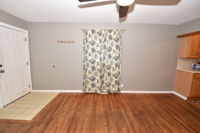 Foto del edificio - 3 Bedroom Single Family home near ND campu...