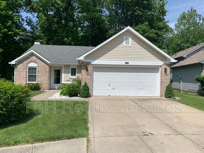 Building Photo - 560 Grand Woods Dr