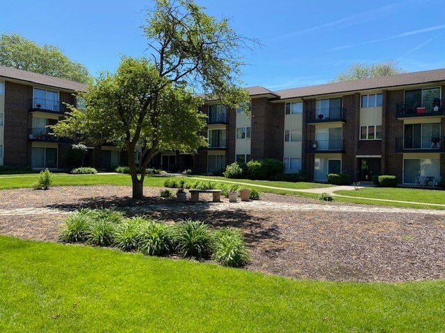 Foto del edificio - 5S066 Pebblewood Ln