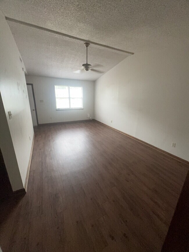 Foto del edificio - 1710 Wine Press Ct