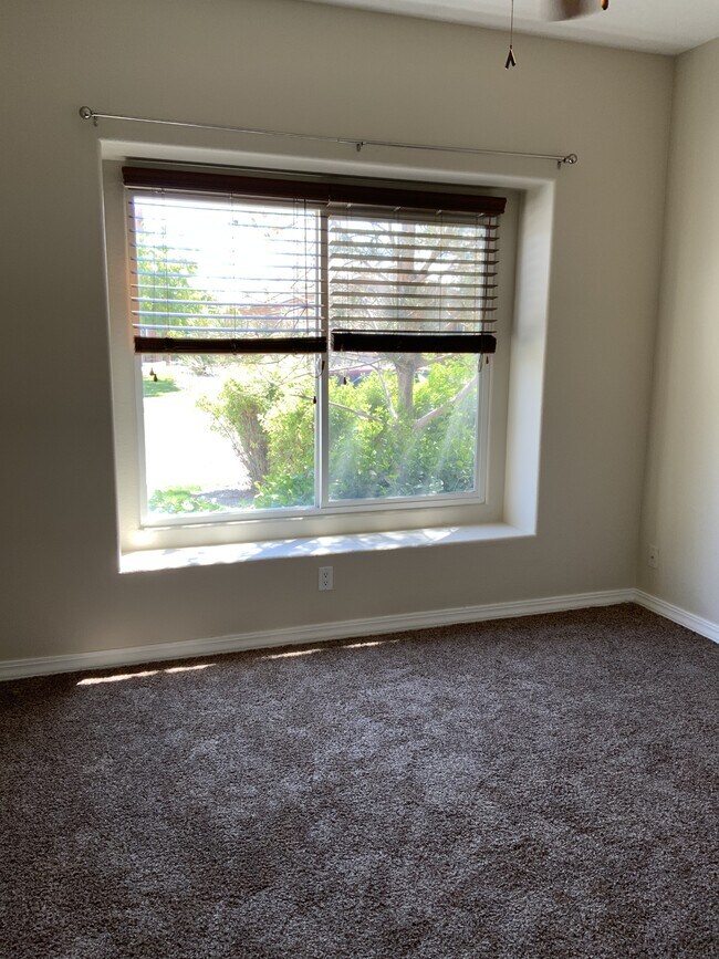 Foto del edificio - 3425 Old Mill Rd