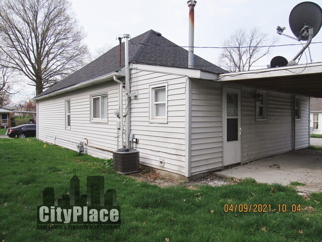 Building Photo - 502 E Pearl St, Greenwood, IN 46143