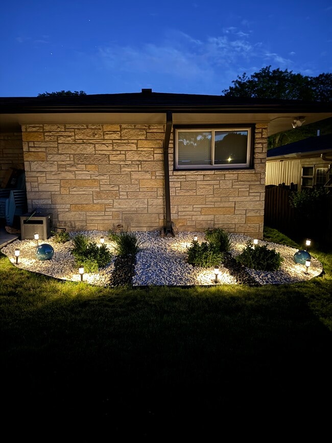 Building Photo - 7434 W Wisconsin Ave