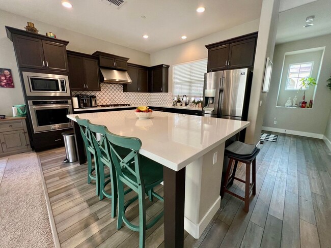 Building Photo - Lovely Single Family Home in Sea Haven -  ...