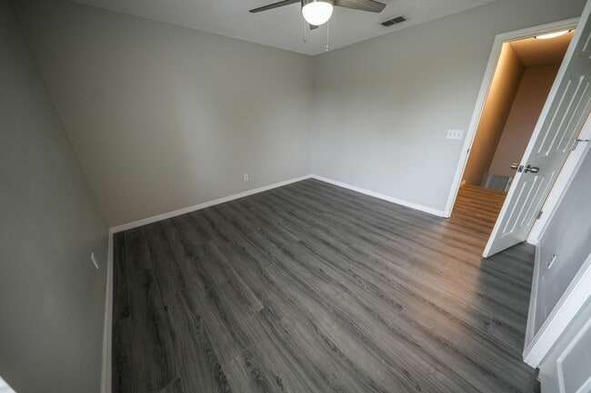 Building Photo - SPACIOUS 4 BEDROOM 2.5 BATH TWO STORY CLERMONT HOME