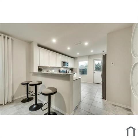 Foto del edificio - 1329 Rosenberg Dr