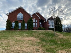 Building Photo - 426 Treemont Dr