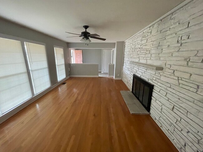 Foto del edificio - 4 Bedroom, 2 Bath  in the heart of Abilene!!