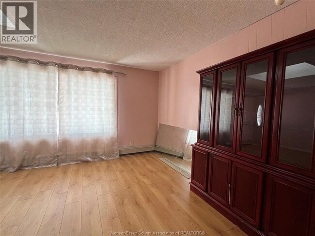 Photo du bâtiment - 3295 Rankin Ave