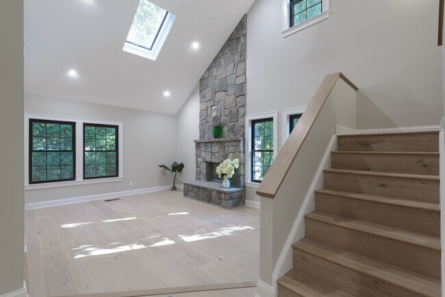 Building Photo - 29 Derby Ct